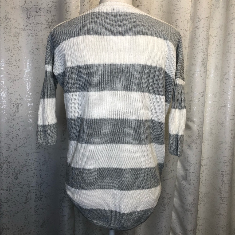 Express Midsleeve Top - Picture 3 of 5